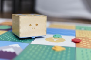 プログラミングが学べる知育玩具「Cubetto」4